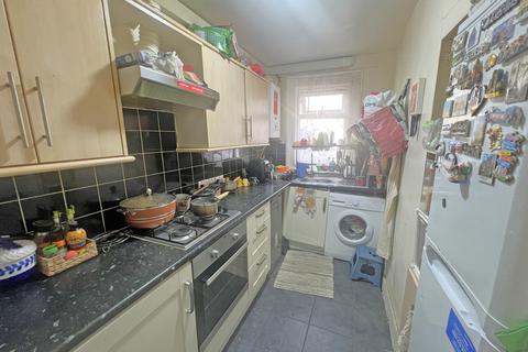 2 bedroom flat for sale, Essex Street, London, E7