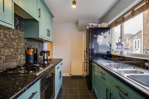 3 bedroom semi-detached house for sale, Healey Crescent, Ossett WF5