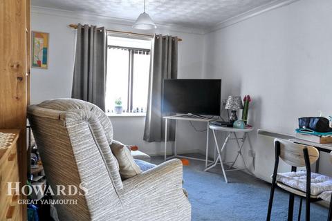 2 bedroom flat for sale, St Peters Plain, Great Yarmouth