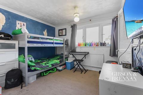 3 bedroom terraced house for sale, Winifred Road, Basildon, SS13