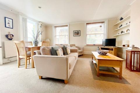 2 bedroom apartment to rent, Lansdown Crescent, Cheltenham GL50