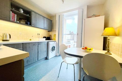 2 bedroom apartment to rent, Lansdown Crescent, Cheltenham GL50