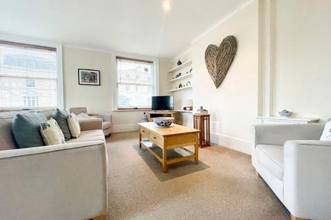 2 bedroom apartment to rent, Lansdown Crescent, Cheltenham GL50
