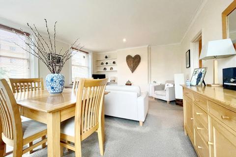 2 bedroom apartment to rent, Lansdown Crescent, Cheltenham GL50