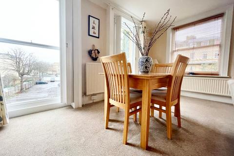 2 bedroom apartment to rent, Lansdown Crescent, Cheltenham GL50