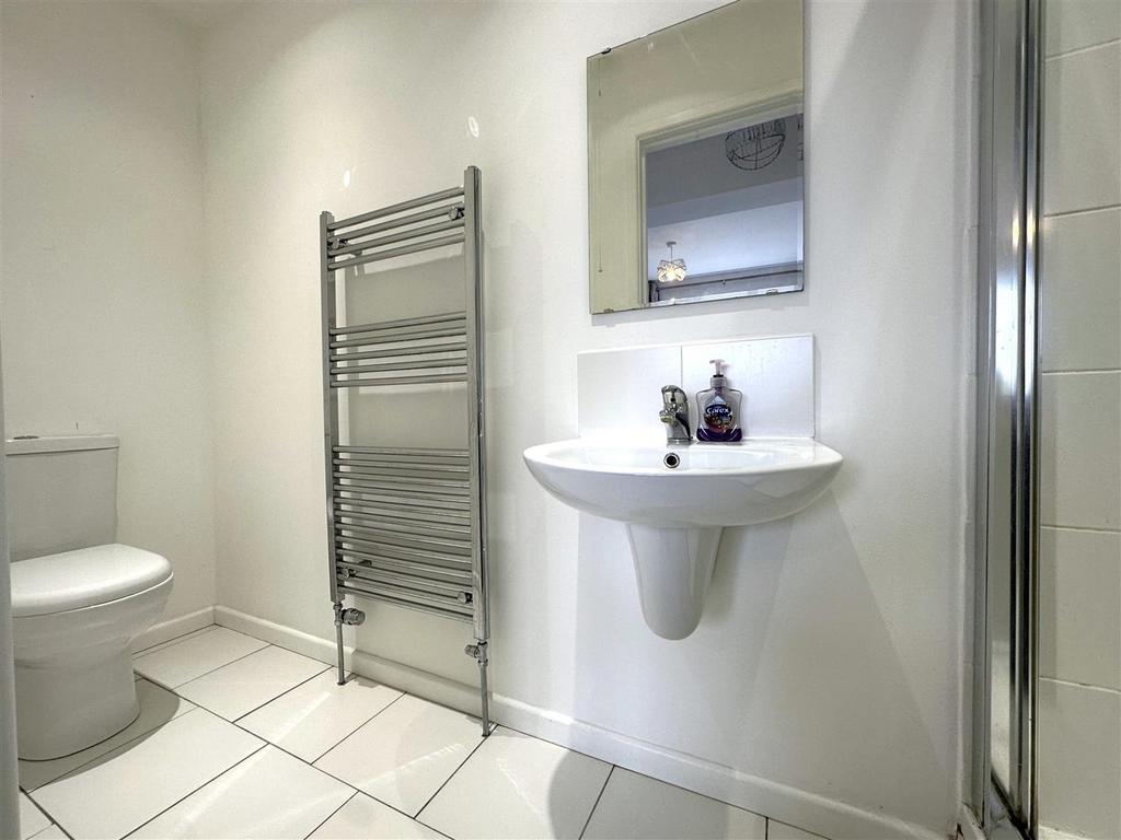 Master En-Suite Shower Room 690