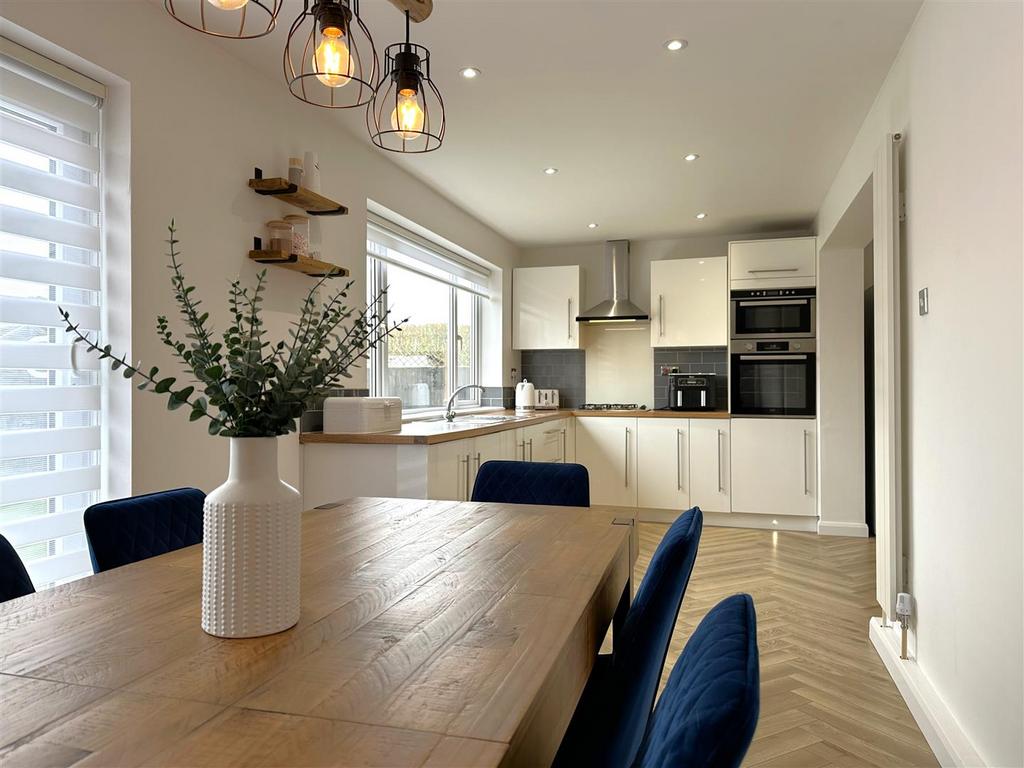 Open-Plan Dining Kitchen 723