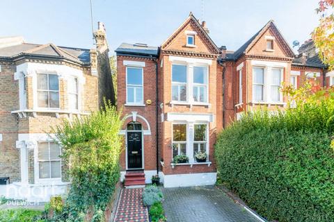 2 bedroom flat for sale, Dunstans Road, London