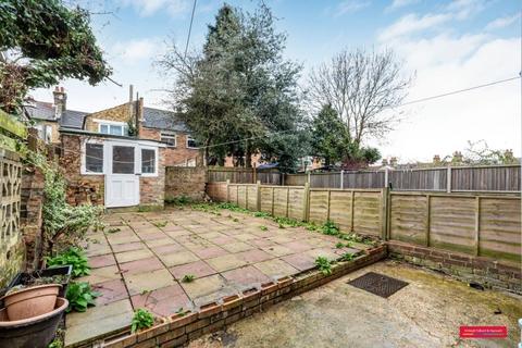 3 bedroom house to rent, Chancelot Road Abbeywood SE2