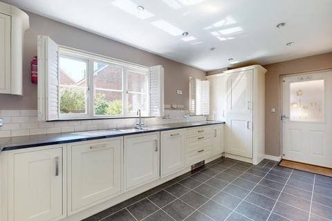 4 bedroom detached house for sale, Mason Way, Wainscott, Rochester, ME3