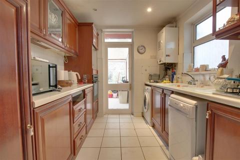 5 Greencroft Gardens, Enfield, EN1 3AS