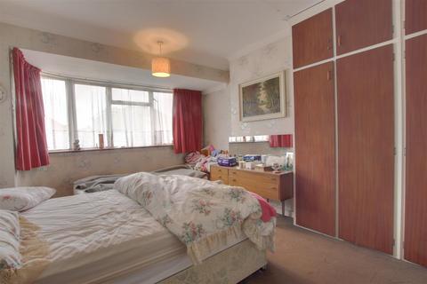 5 Greencroft Gardens, Enfield, EN1 3AS