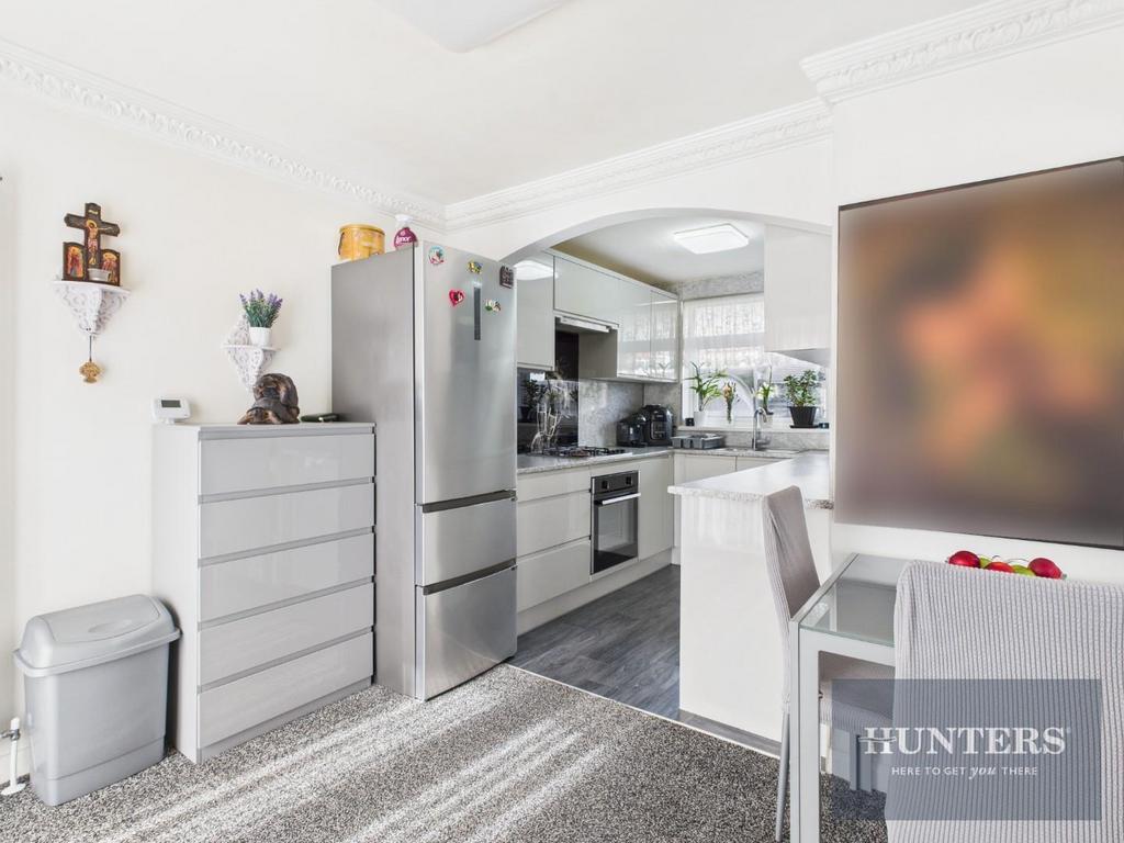 Kitchen / Dining