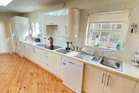 1 Dark Gate Street, Aberaeron, SA46 0JH