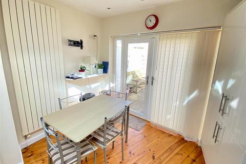 1 Dark Gate Street, Aberaeron, SA46 0JH