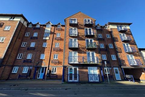 2 bedroom apartment for sale, Cork House, Mannheim Quay, Marina, Swansea
