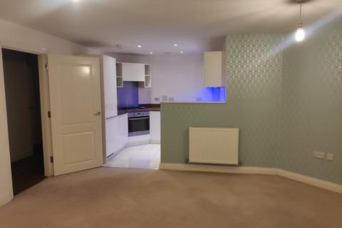 2 bedroom apartment to rent, Limes Close, Redhill