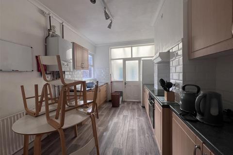 3 bedroom private hall to rent, Bramshott Road, Southsea