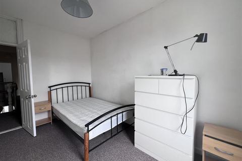 3 bedroom private hall to rent, Bramshott Road, Southsea