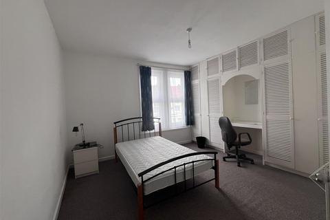 3 bedroom private hall to rent, Bramshott Road, Southsea