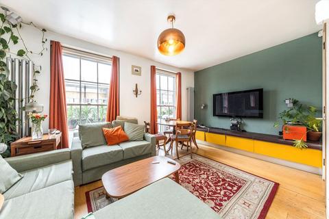 3 bedroom flat for sale, Caledonian Road, London N1