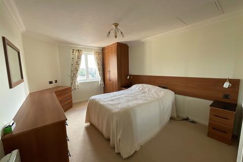 1 bedroom flat for sale, Beach Avenue, Birchington, Kent