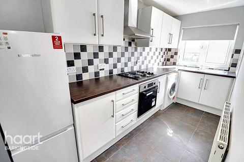 2 bedroom flat for sale, St Peters Close, Newbury Park