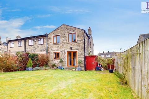 3 bedroom end of terrace house for sale, Lydgate, Northowram, Halifax