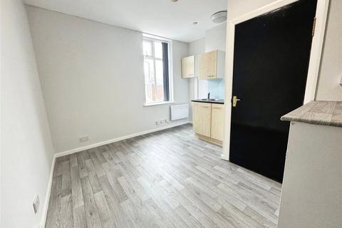 1 bedroom property to rent, Wolverhampton Street, West Midlands DY1