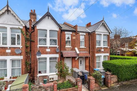 3 bedroom flat to rent, Deacon Road, London NW2