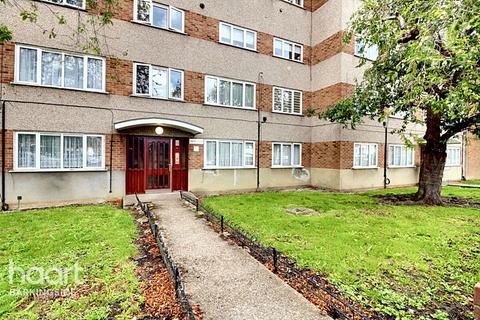 2 bedroom apartment for sale, Longwood Gardens, Barkingside