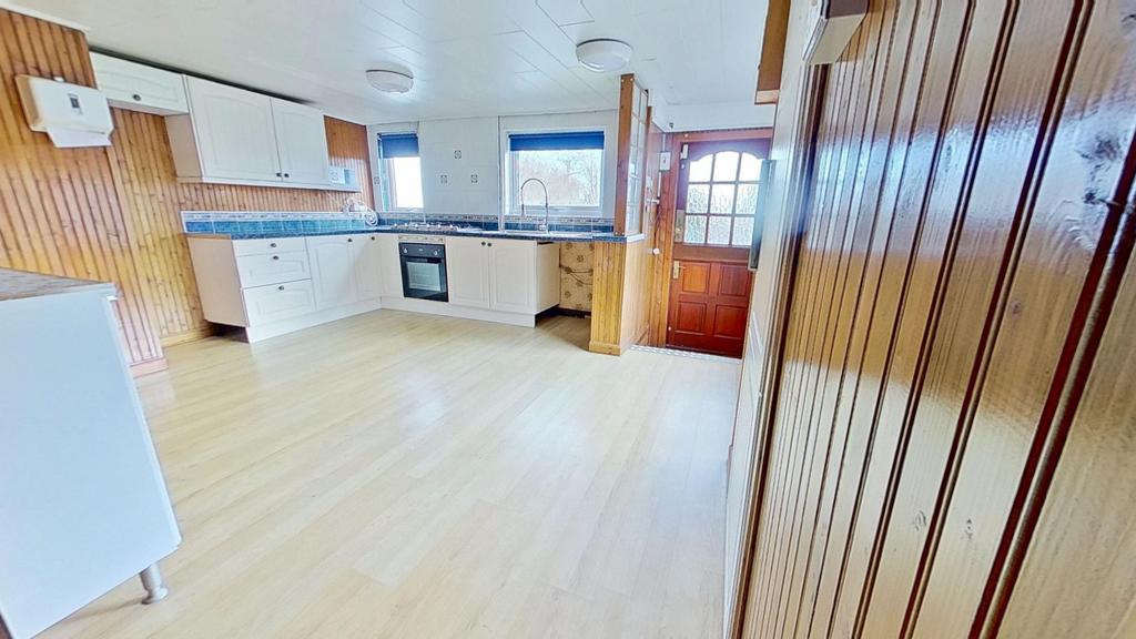 Fitted Kitchen/Breakfast Room