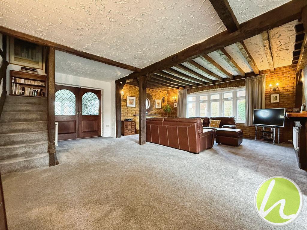Living Room/ Dining Area