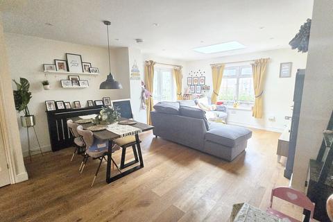 24 Newhurst Park, Hilperton, Trowbridge, BA14 7QW