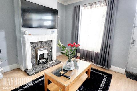 2 bedroom terraced house for sale, Station Road, Barnsley