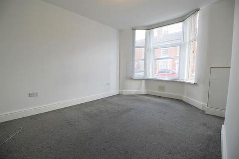 2 bedroom flat to rent, Somerville Street, Crewe CW2