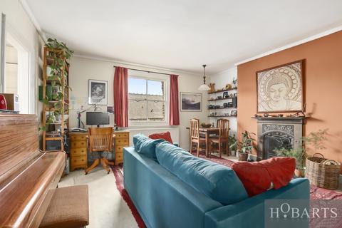 2 bedroom flat for sale, Ashley Road, London N19