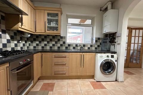 3 bedroom semi-detached house for sale, Glencoe Avenue, Leicester LE4