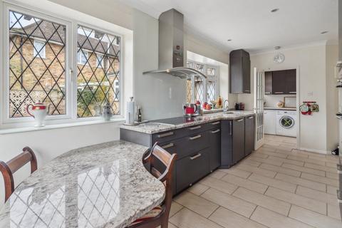 4 bedroom bungalow for sale, Mayflower Way, Farnham Common SL2