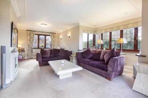 3 Anners Close, Egham, TW20 8UU
