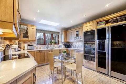 3 Anners Close, Egham, TW20 8UU