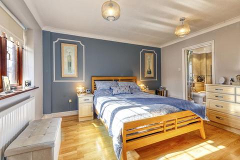 3 Anners Close, Egham, TW20 8UU