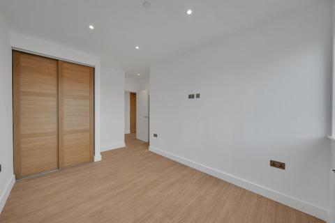 2 bedroom flat to rent, 63 Croydon Road, London