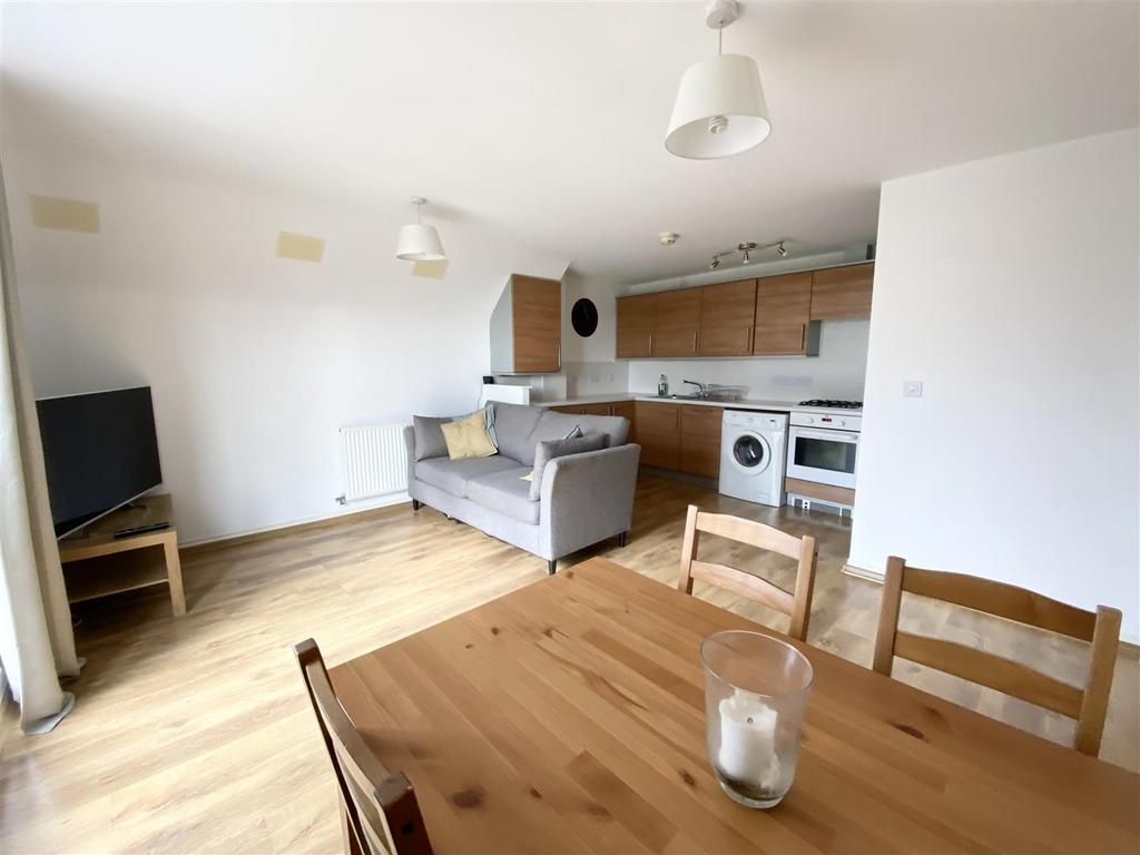 Open Plan Lounge/ Kitchen