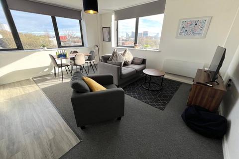 2 bedroom apartment to rent, Balmoral House, Salford M5
