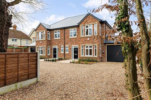 4 bedroom semi-detached house to rent, Winkfield Road, Ascot