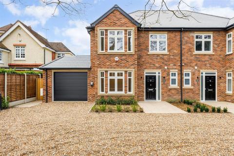 4 bedroom semi-detached house to rent, Winkfield Road, Ascot