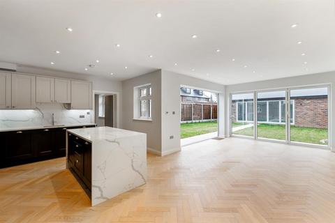 4 bedroom semi-detached house to rent, Winkfield Road, Ascot