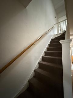 3 bedroom flat to rent, Rayners Lane, Pinner HA5