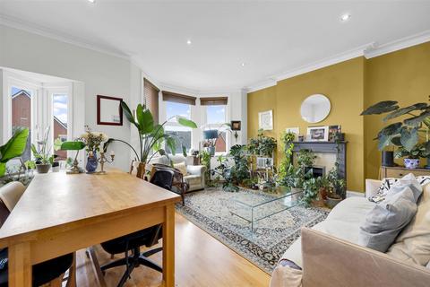 3 bedroom flat for sale, Harlesden Road, London NW10